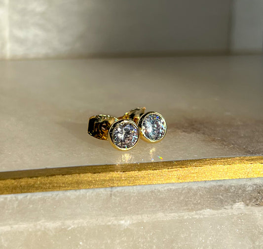 14k gold round diamond bezel stud earrings