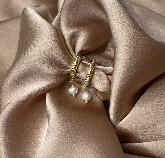 twist pattern gold huggie with freshwater pearl drop charm
