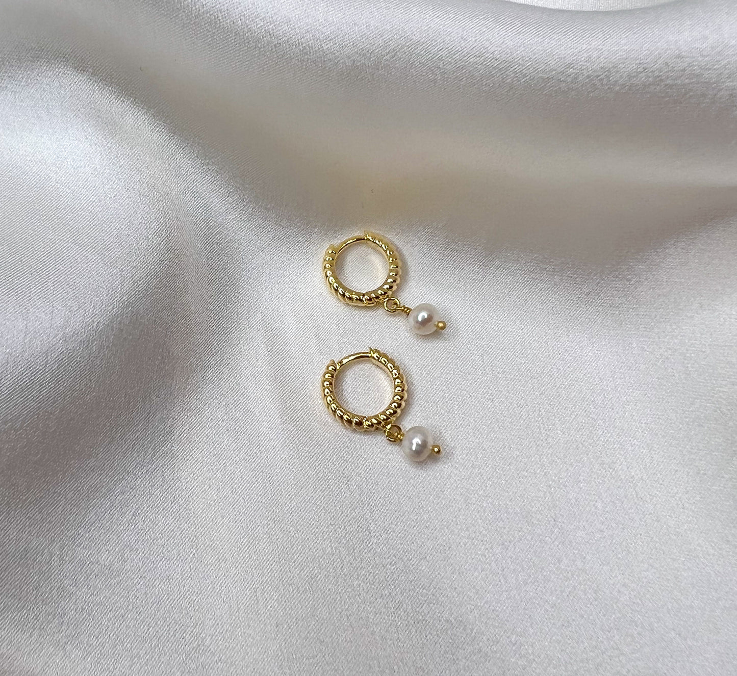 twist pattern gold huggie with freshwater pearl drop charm