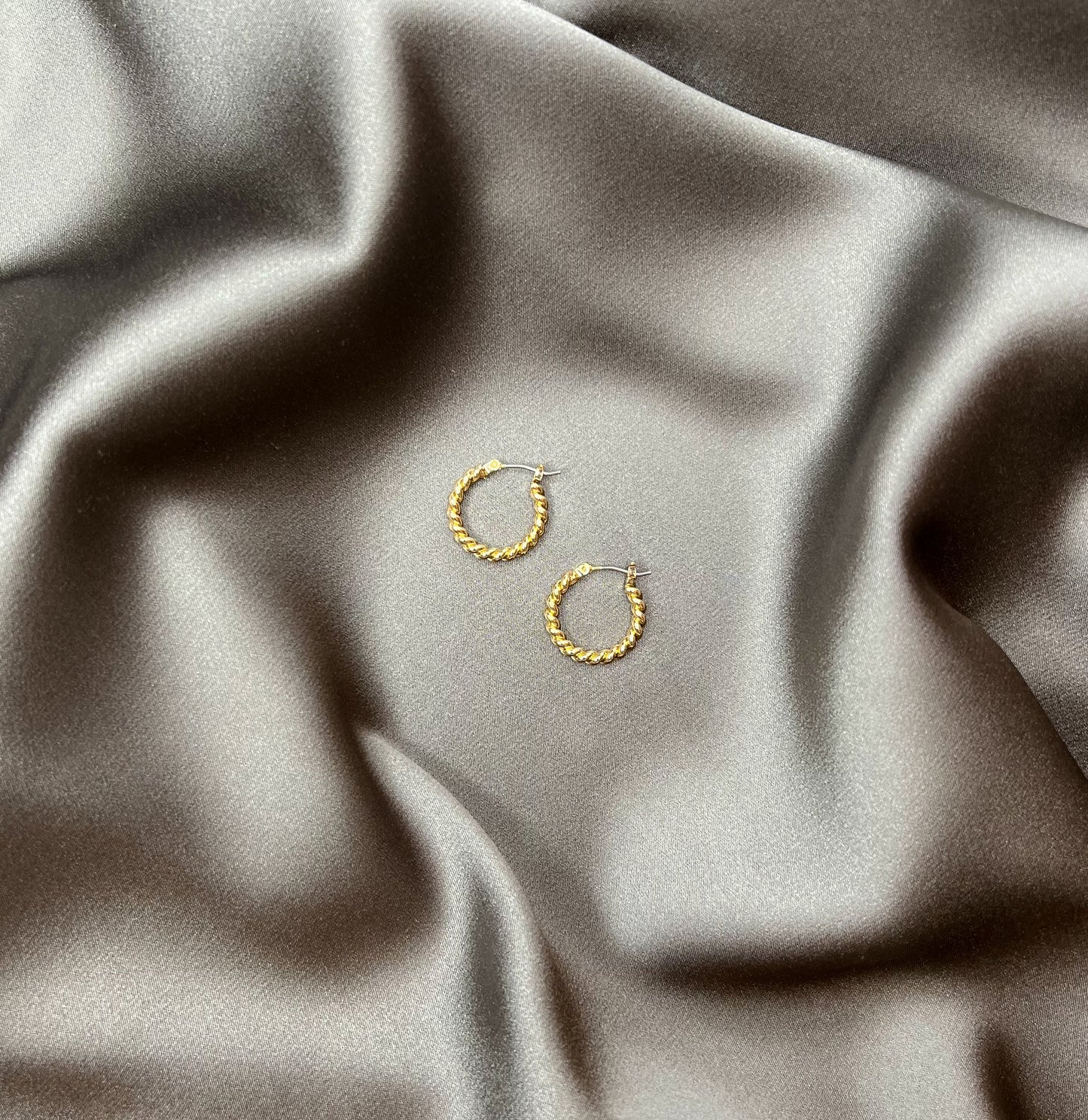 waterproof gold hoops, water resistant hoops, waterproof earrings, twist pattern gold hoops