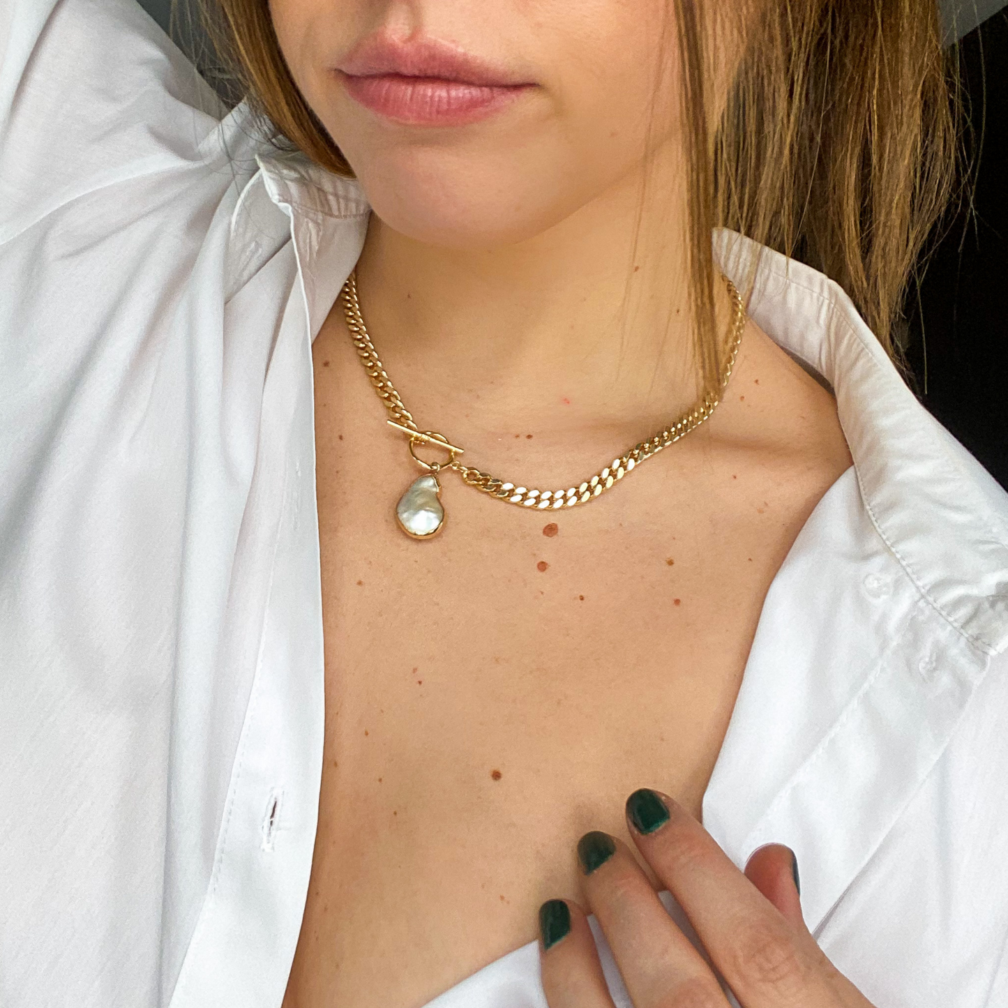 gold curb chain lariat necklace with fresh water pearl pendant