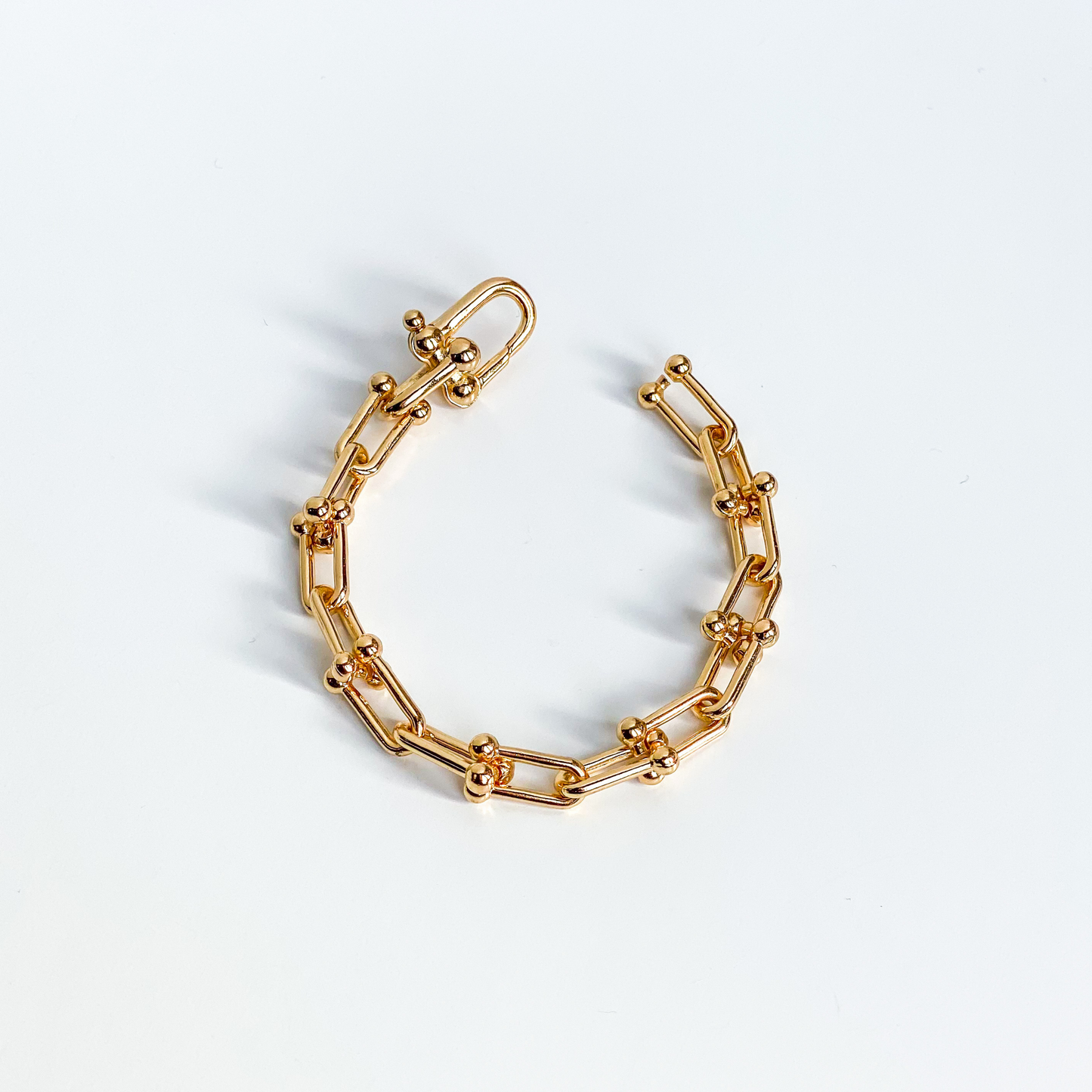 gold u link chain bracelet