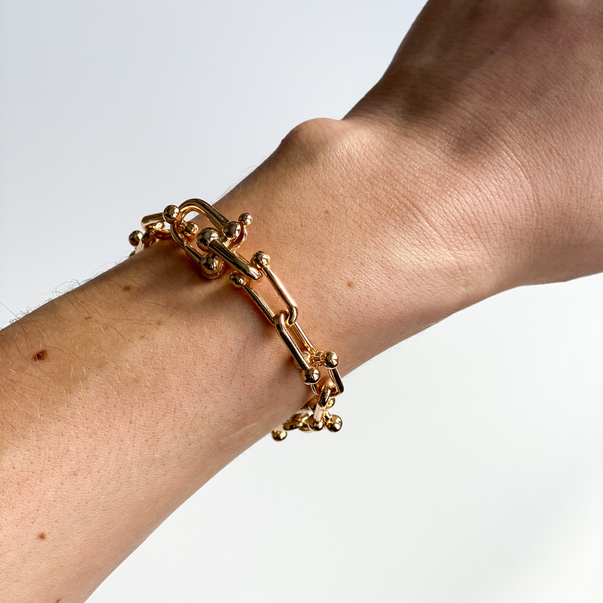 gold u link chain bracelet